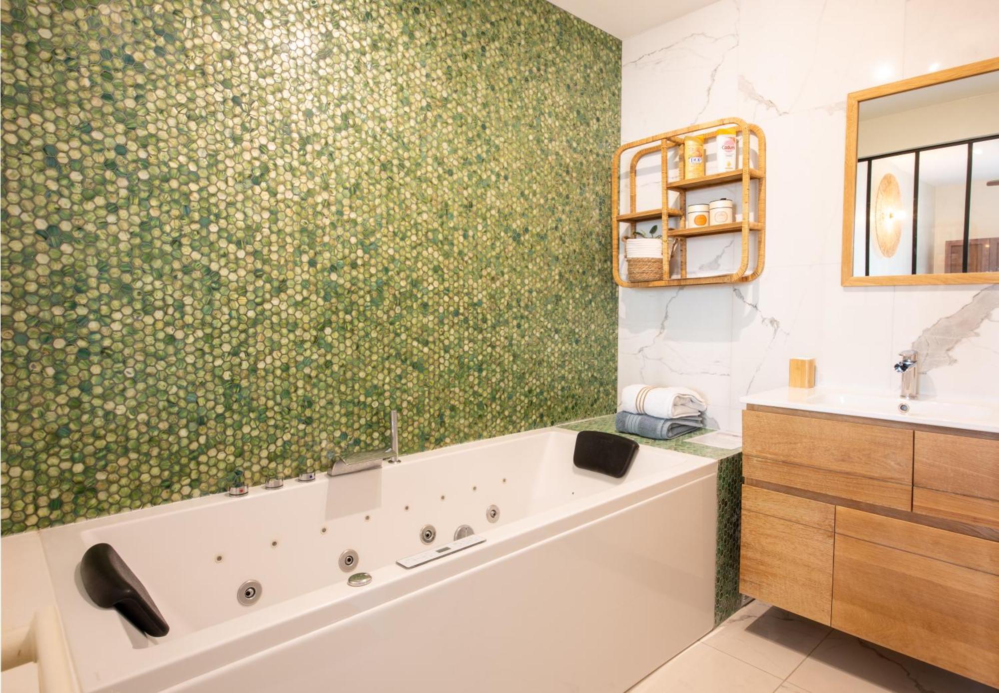 Lyon Premium - Luxezen Spa Villeurbanne Dış mekan fotoğraf